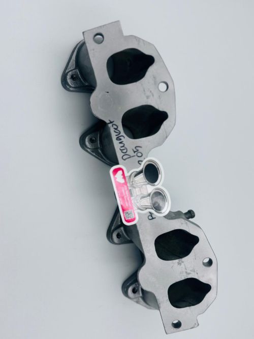 Peugeot 205 inlet manifold - Image 3